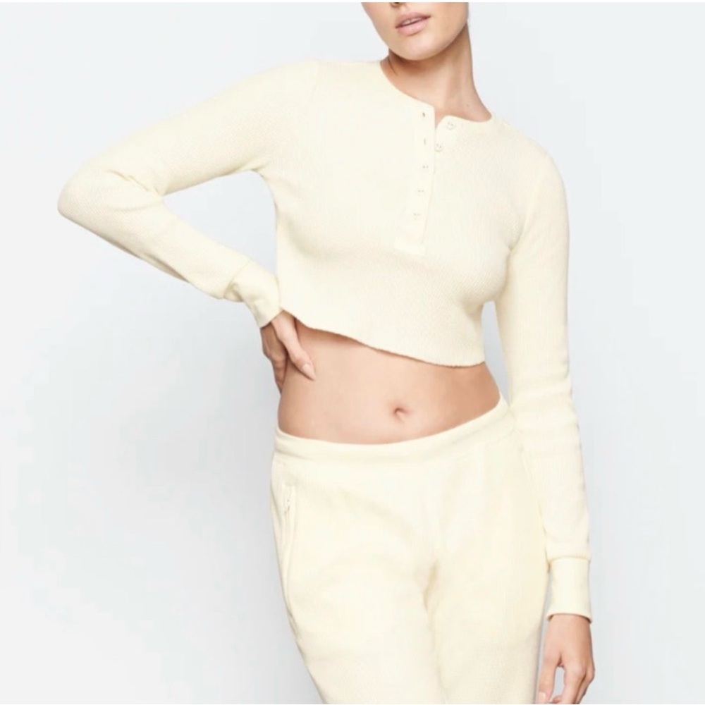 Good American Khloe Kardashian Henley Ivory Waffle Knit Button Top Shirt Thermal